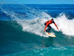 Clase de surf ¡Descubre la libertad del mar!