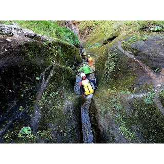 Barranquismo en agua Carrizales + fotos  ¡Siente la emoción!