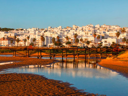 CONIL DE LA FRONTERA: Vuelo + hotel + traslados desde Tenerife o Gran Canaria